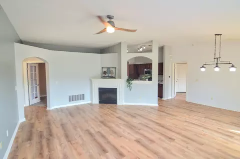 Living - 2205 Rolling Hills Dr, Covington, KY 41017 photo 2 of 8