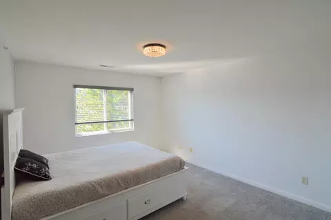 Bedroom - 2205 Rolling Hills Dr, Covington, KY 41017 photo 2 of 3
