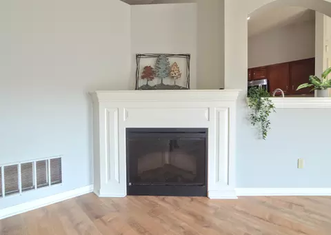 Living - 2205 Rolling Hills Dr, Covington, KY 41017 photo 3 of 8