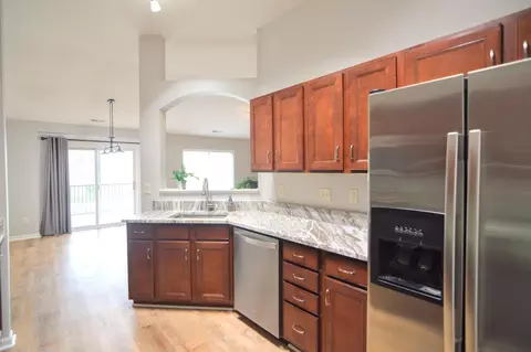 Kitchen - 2205 Rolling Hills Dr, Covington, KY 41017 photo 3 of 10