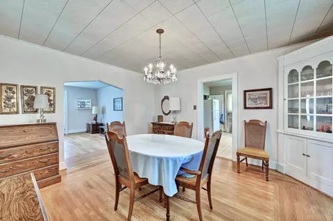 Dining - 1116 Cecelia Ave, Park Hills, KY 41011 photo 2 of 2