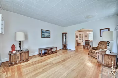 Living - 1116 Cecelia Ave, Park Hills, KY 41011 photo 2 of 2