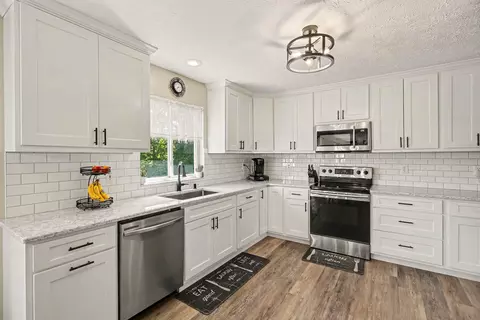 Kitchen - 2250 Gribble Dr, Covington, KY 41017 photo 1 of 3