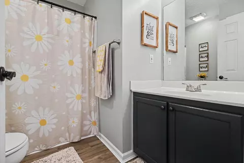 Bath - 2250 Gribble Dr, Covington, KY 41017 photo 4 of 5