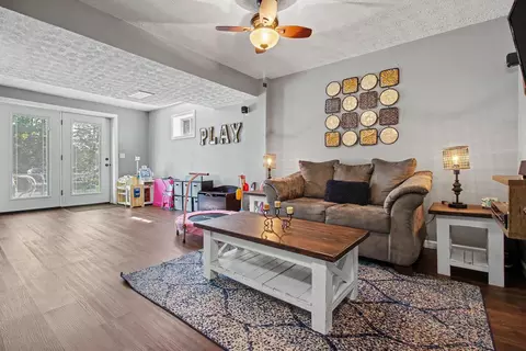Living - 2250 Gribble Dr, Covington, KY 41017 photo 2 of 2