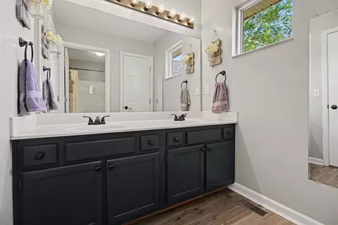 Bath - 2250 Gribble Dr, Covington, KY 41017 photo 3 of 5
