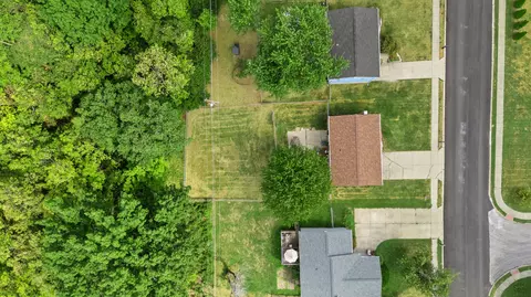 View/Area - 8 Crystal Lake Dr, Covington, KY 41017 photo 6 of 7