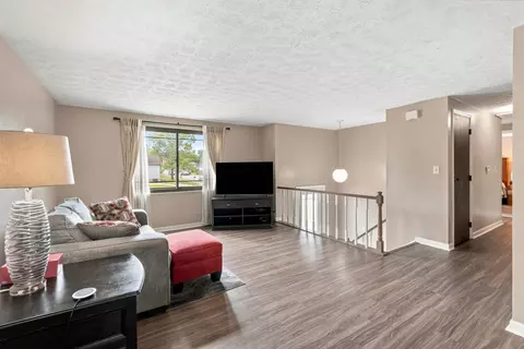 Living - 8 Crystal Lake Dr, Covington, KY 41017 photo 1 of 2