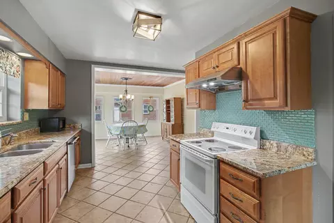 Kitchen - 112 Warwick Ct, Crestview Hills, KY 41017 photo 1 of 3