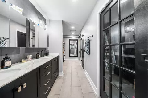 Bath - 300 View Pl, Covington, KY 41011 photo 1 of 6