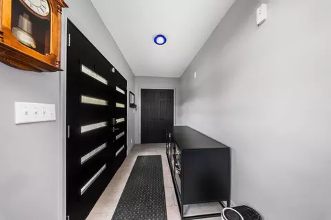 Entry Way - 300 View Pl, Covington, KY 41011 photo 2 of 2