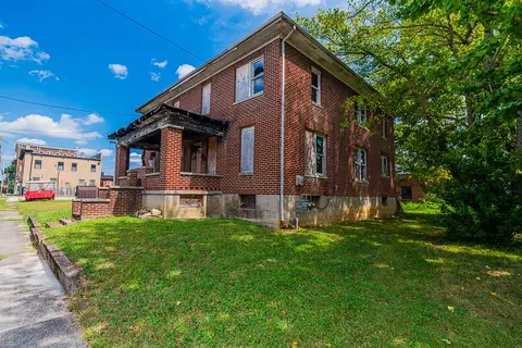 312 Chapel St, Falmouth, KY 41040