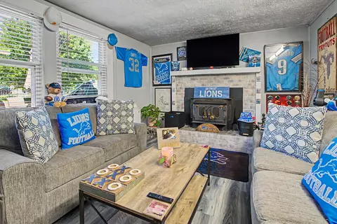 Living - 24 Hideaway Dr, Covington, KY 41017 photo 4 of 4