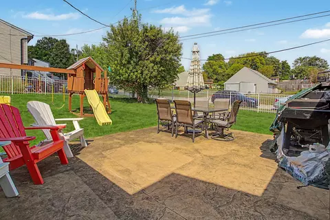 Exterior - 24 Hideaway Dr, Covington, KY 41017 photo 2 of 7