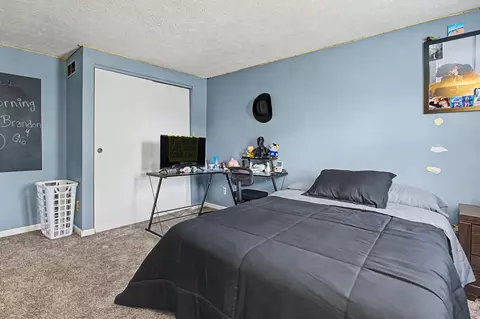 Bedroom - 24 Hideaway Dr, Covington, KY 41017 photo 3 of 8