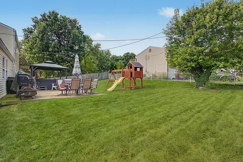 Exterior - 24 Hideaway Dr, Covington, KY 41017 photo 4 of 7