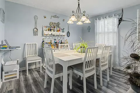 Dining - 24 Hideaway Dr, Covington, KY 41017 photo 2 of 2