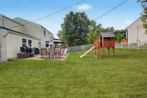 Exterior - 24 Hideaway Dr, Covington, KY 41017 photo 5 of 7