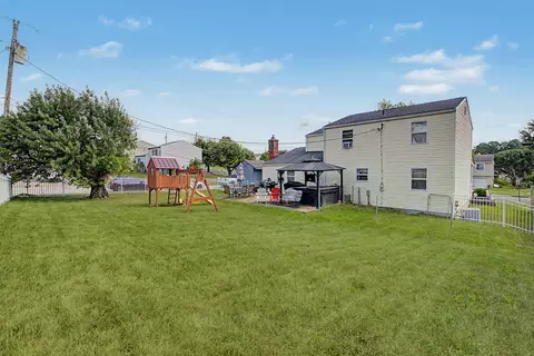 Exterior - 24 Hideaway Dr, Covington, KY 41017 photo 6 of 7