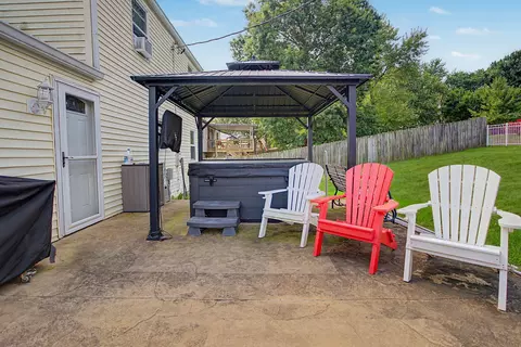 Exterior - 24 Hideaway Dr, Covington, KY 41017 photo 3 of 7