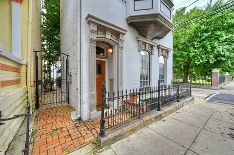 18 W 8th St, Newport, KY 41071