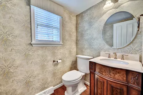 Bath - 249 N Ashbrook Cir, Lakeside Park, KY 41017 photo 1 of 4