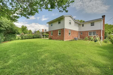 Exterior - 249 N Ashbrook Cir, Lakeside Park, KY 41017 photo 2 of 6