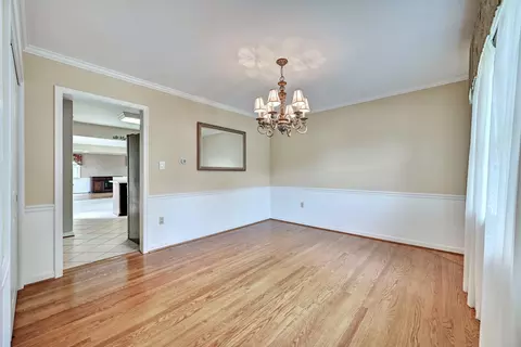 Dining - 249 N Ashbrook Cir, Lakeside Park, KY 41017 photo 1 of 1