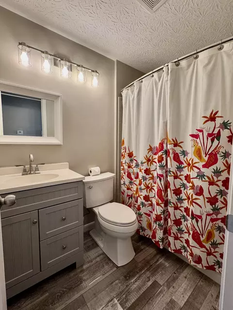 Bath - 302 Mendocino Ct #303, Cold Spring, KY 41076 photo 4 of 7
