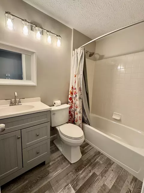 Bath - 302 Mendocino Ct #303, Cold Spring, KY 41076 photo 5 of 7