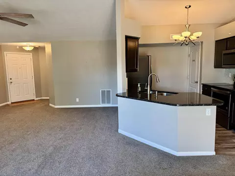 Living - 302 Mendocino Ct #303, Cold Spring, KY 41076 photo 2 of 8