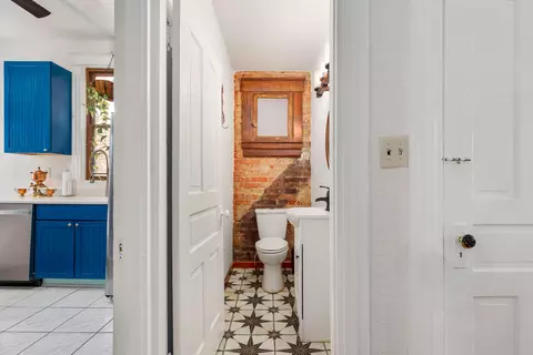 Entry Way - 25 Wallace Ave, Covington, KY 41014 photo 7 of 9