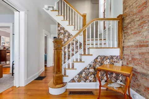 Entry Way - 25 Wallace Ave, Covington, KY 41014 photo 1 of 9