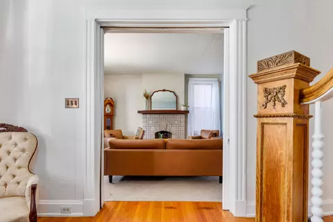 Entry Way - 25 Wallace Ave, Covington, KY 41014 photo 4 of 9