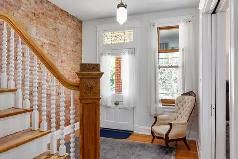 Entry Way - 25 Wallace Ave, Covington, KY 41014 photo 3 of 9