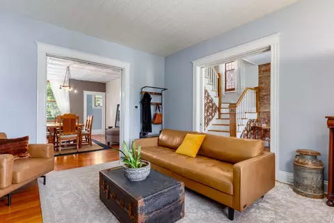 Living - 25 Wallace Ave, Covington, KY 41014 photo 5 of 7