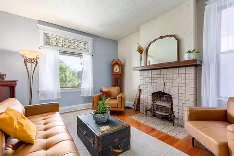 Living - 25 Wallace Ave, Covington, KY 41014 photo 1 of 7