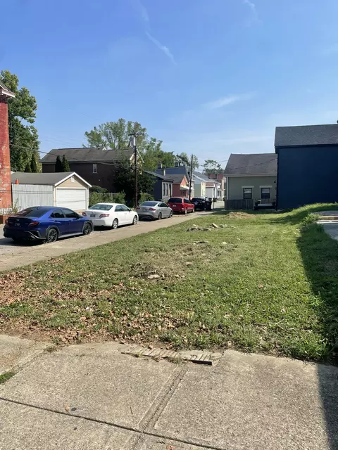 1322 Greenup St, Covington, KY 41011 photo 3