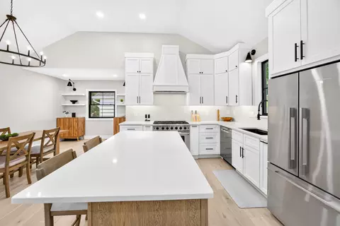 Kitchen - 1014 Jackson Rd, Park Hills, KY 41011 photo 2 of 4