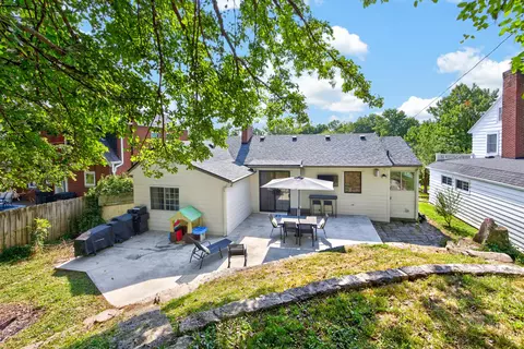 Exterior - 1014 Jackson Rd, Park Hills, KY 41011 photo 5 of 7