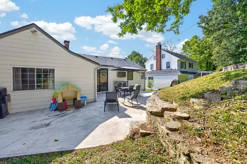 Exterior - 1014 Jackson Rd, Park Hills, KY 41011 photo 6 of 7