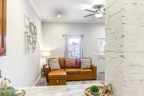 Living - 415 W 21st St, Covington, KY 41014 photo 4 of 4