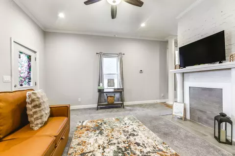 Living - 415 W 21st St, Covington, KY 41014 photo 1 of 4