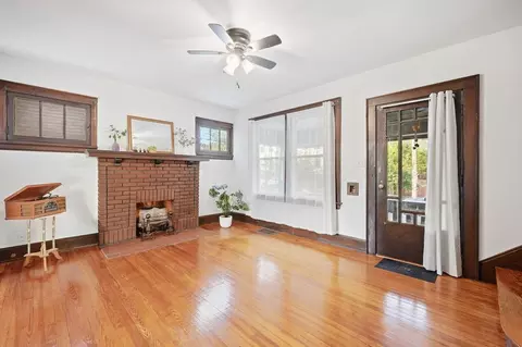 Living - 1308 Holman Ave, Covington, KY 41011 photo 5 of 8