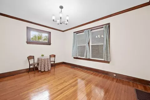Dining - 1308 Holman Ave, Covington, KY 41011 photo 1 of 2
