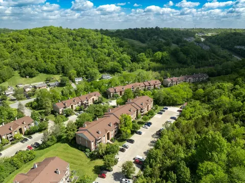 72 View Terrace Dr #3, Southgate, KY 41071