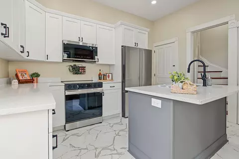 Kitchen - 111 E 16th St, Covington, KY 41011 photo 2 of 3