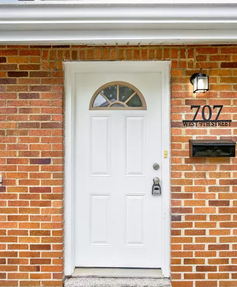 Entry Way - 902 Baker St, Covington, KY 41011 photo 1 of 2