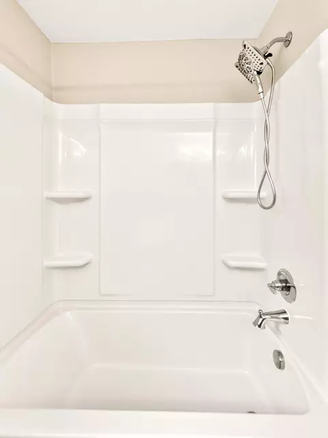 Bath - 902 Baker St, Covington, KY 41011 photo 3 of 3