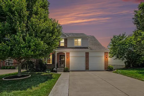 933 Hawkshead Ln, Erlanger, KY 41018